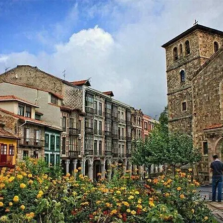 Puerta La Apartmán Avilés